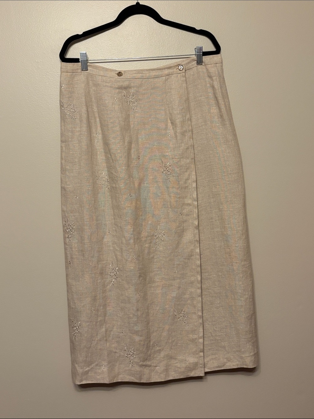 Vintage Talbots Beige Embroidered Wrap Skirt. Size 12